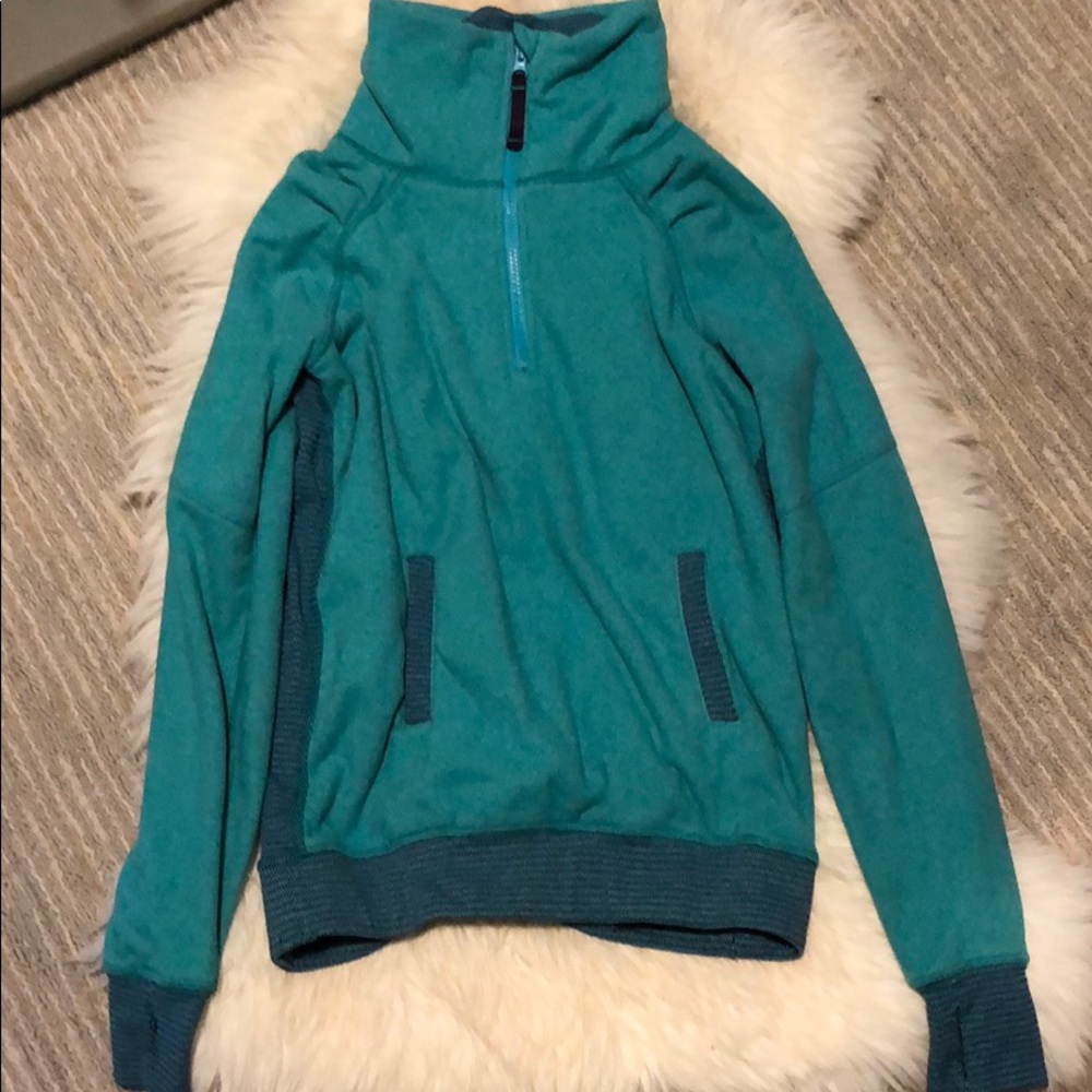 Ivivva pullover